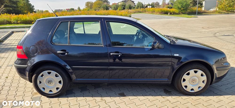 Volkswagen Golf - 6