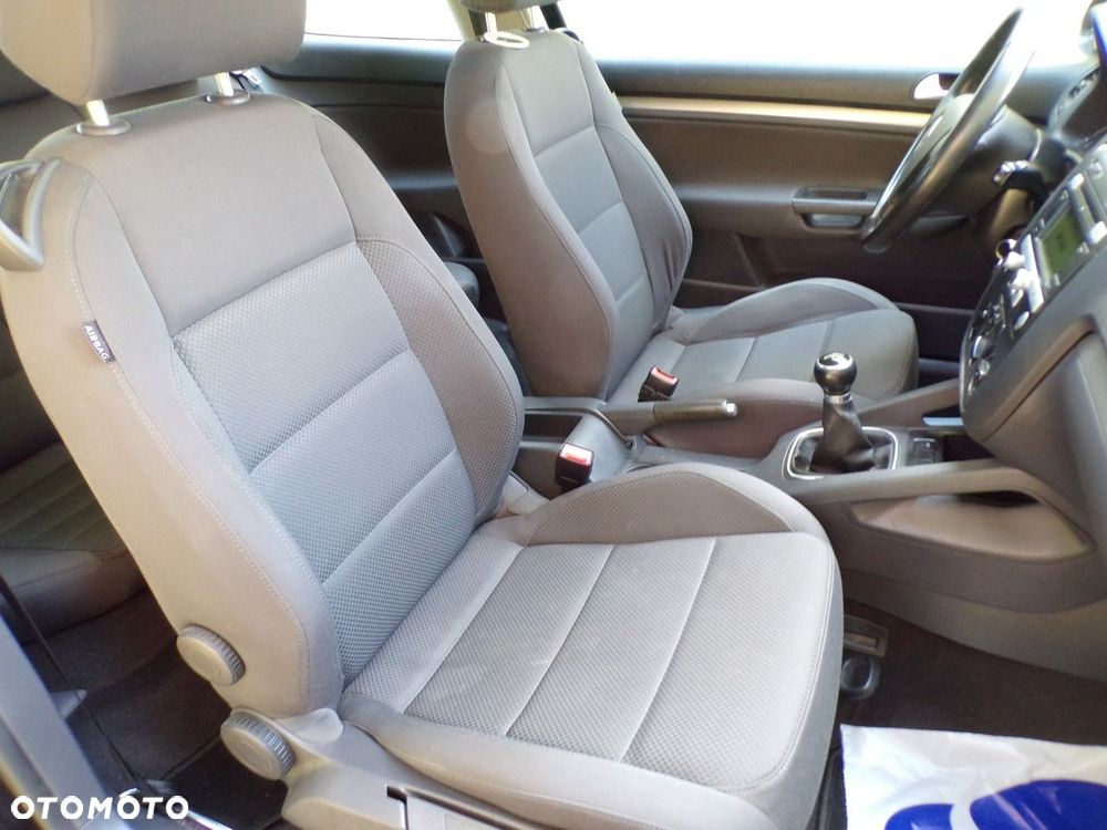 Volkswagen Golf - 24