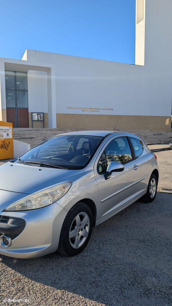 Peugeot 207 1.4 16V Trendy - 1