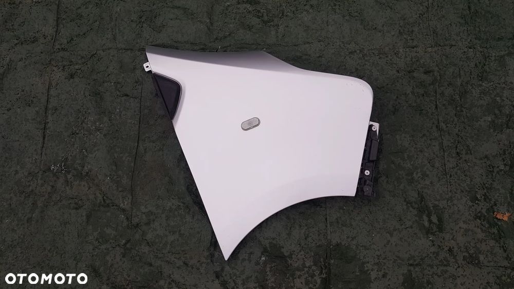 RENAULT TRAFIC III BŁOTNIK PRAWY PRZÓD