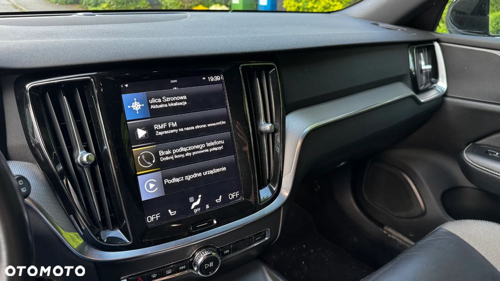 Volvo V60 B4 D R-Design - 16