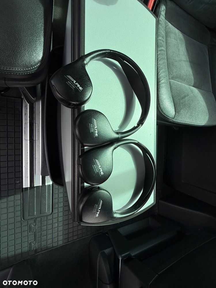 Volkswagen Multivan - 22