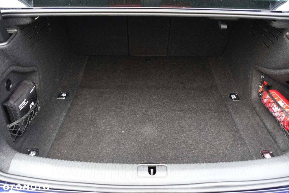 Audi A4 Limousine - 6