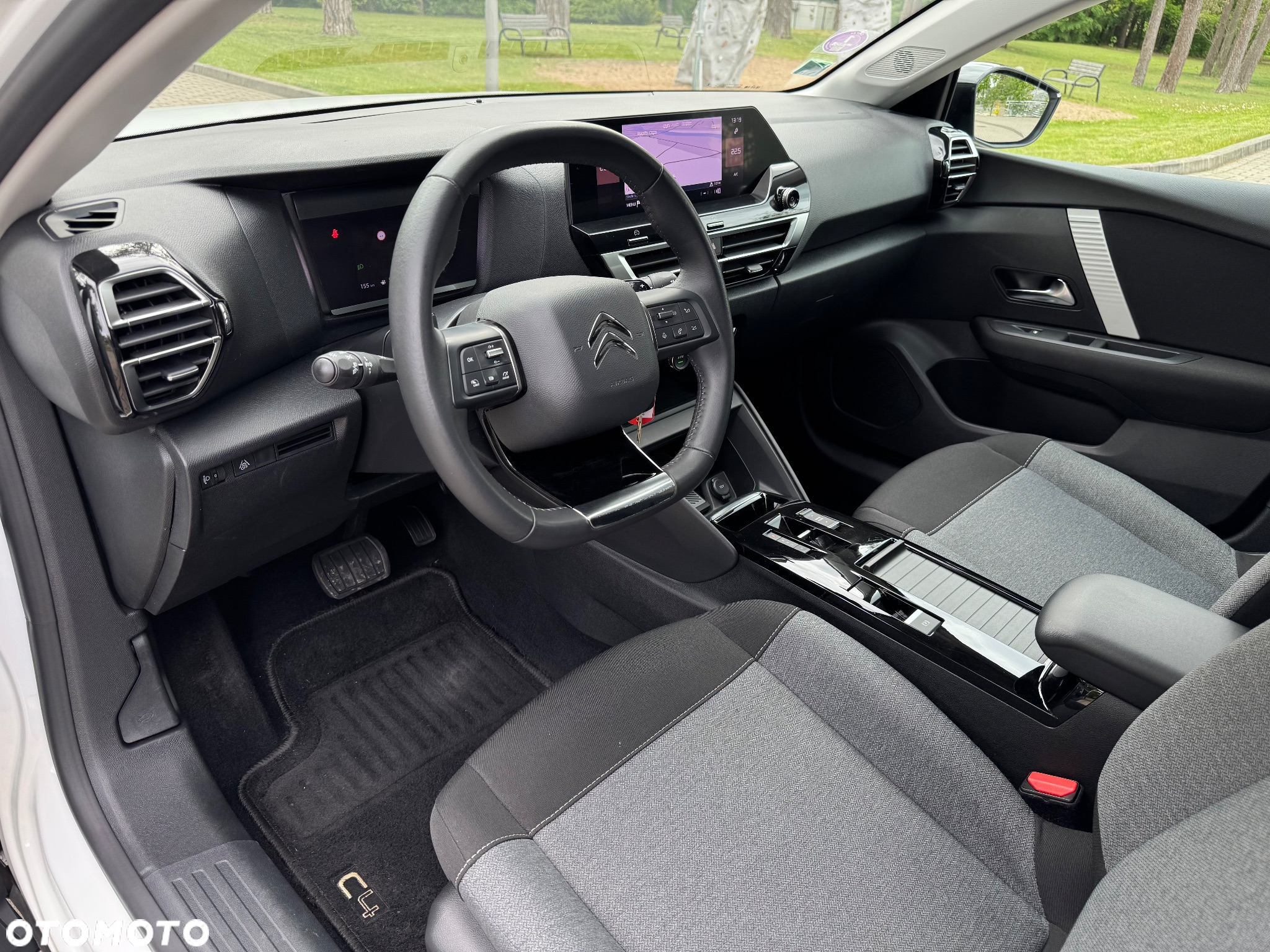 Citroën C4 PureTech 130 Stop&Start EAT8 SHINE - 12