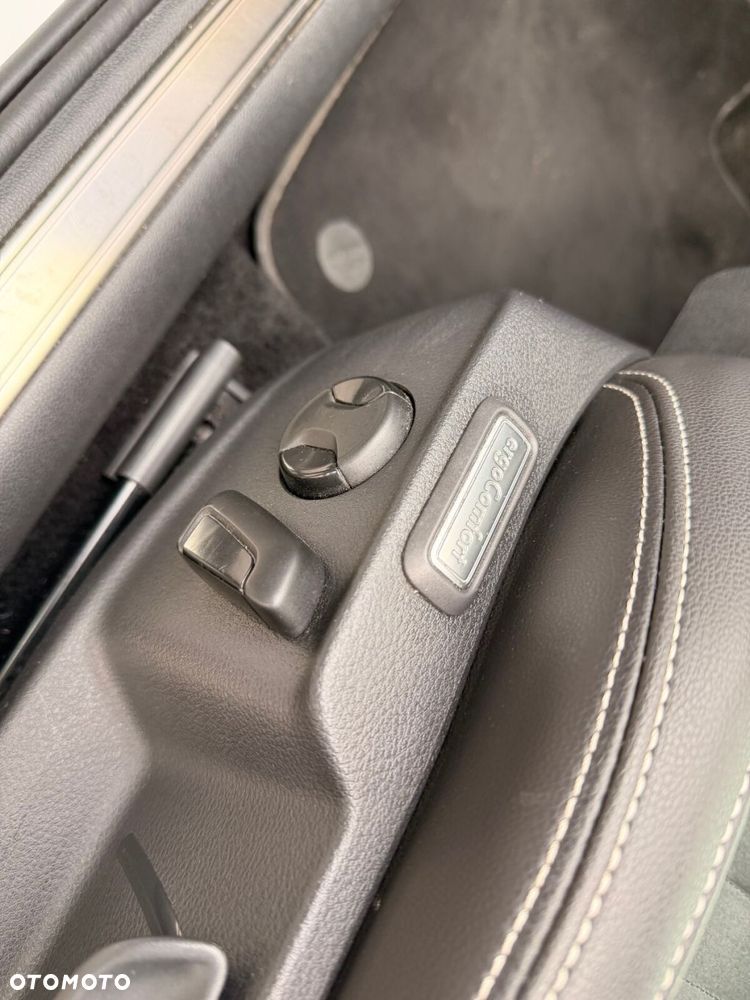 Volkswagen Passat - 19
