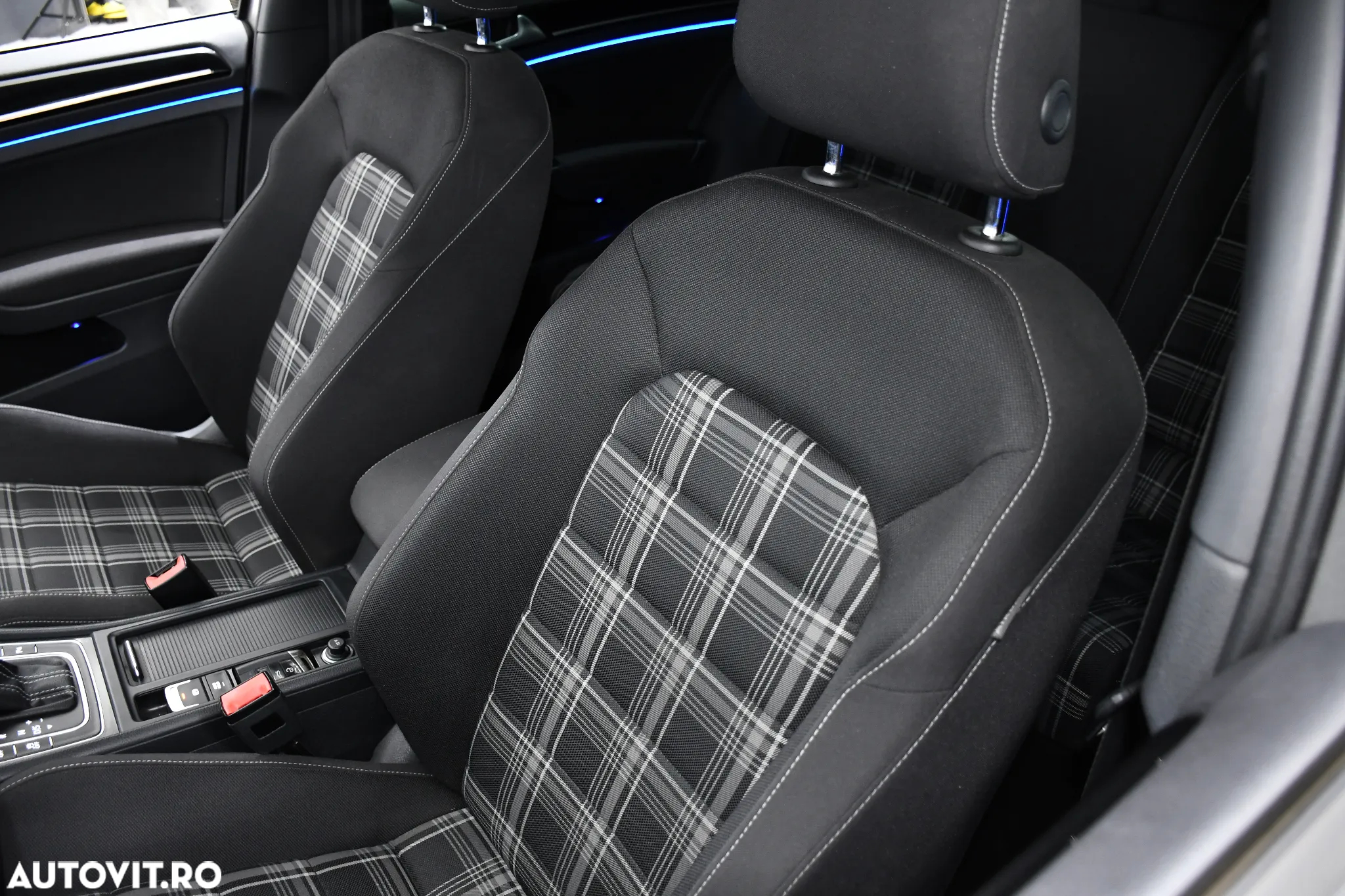 Volkswagen Golf 2.0 TDI DPF BMT DSG GTD - 15