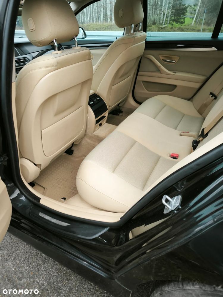 BMW Seria 5 518d - 12