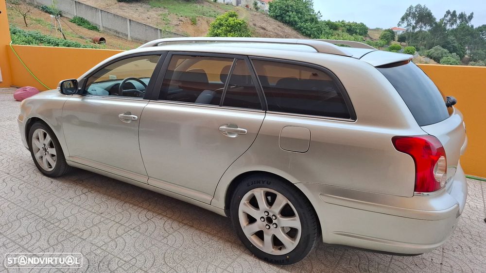 Toyota Avensis SW 2.0 D-4D - 2