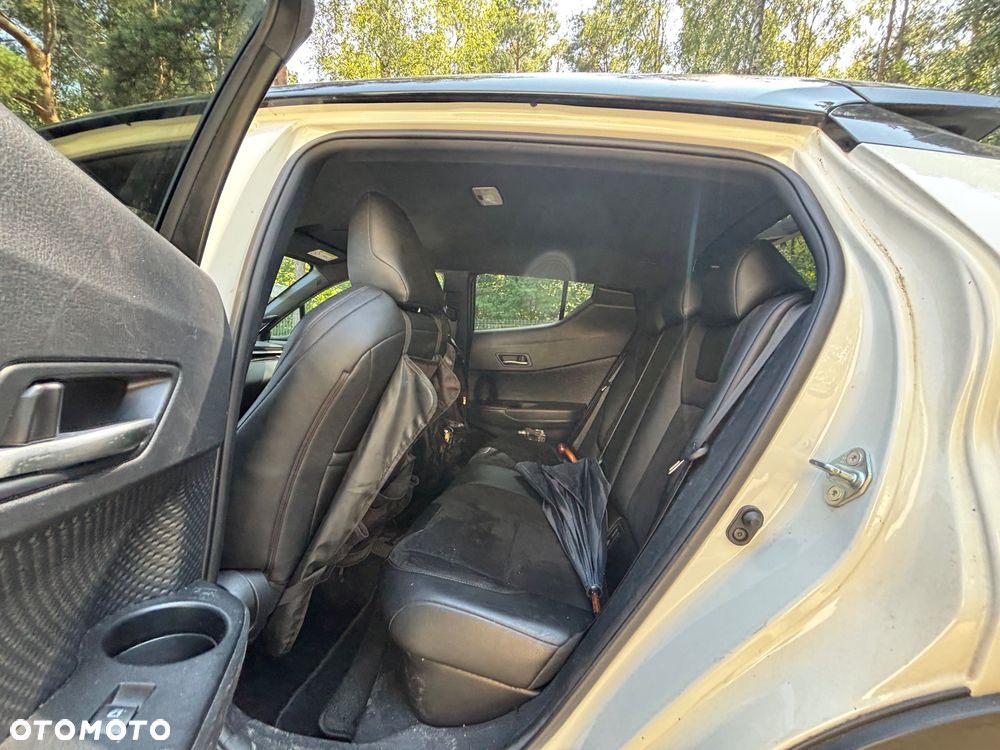 Toyota C-HR Lounge - 10