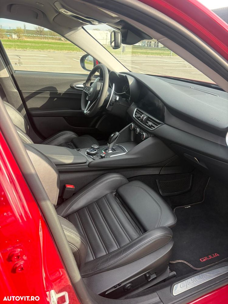 Alfa Romeo Giulia 2.0 Turbo AWD AT8 Veloce - 9