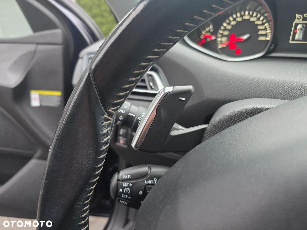 Peugeot 308 BlueHDi 130 EAT6 Stop & Start Allure - 21