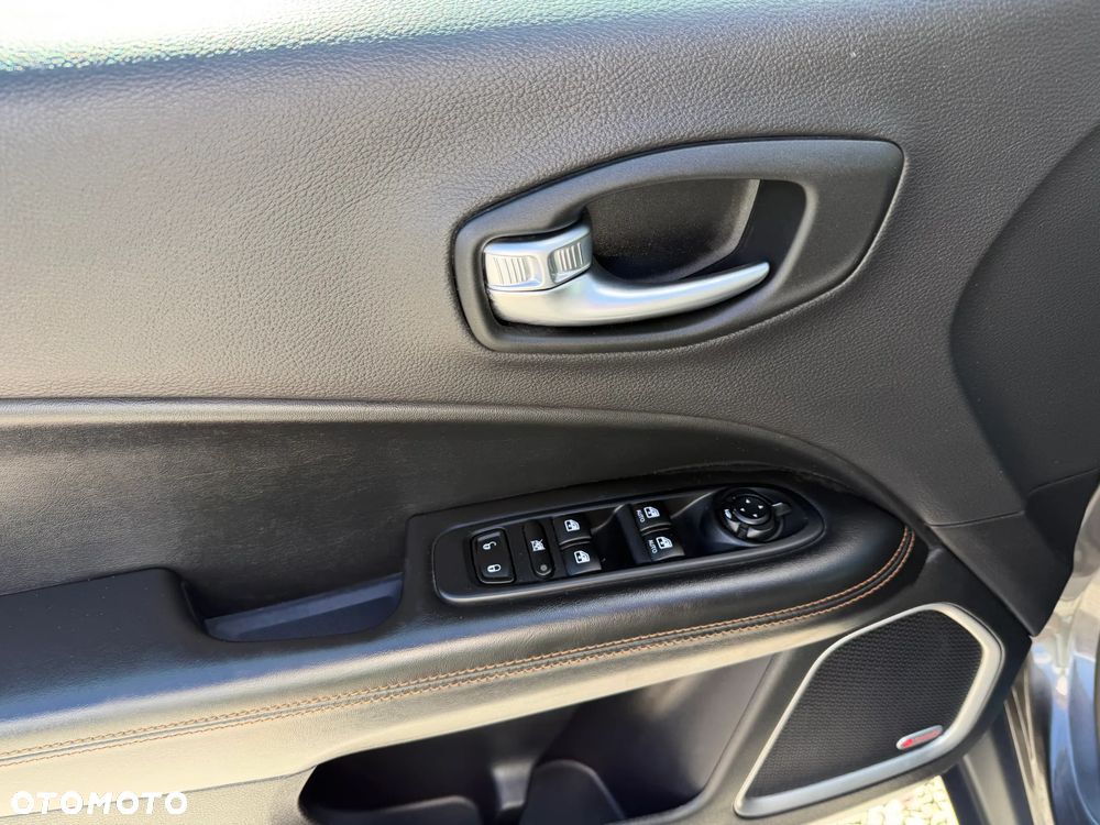 Jeep Compass 1.4 MultiAir Limited - 31