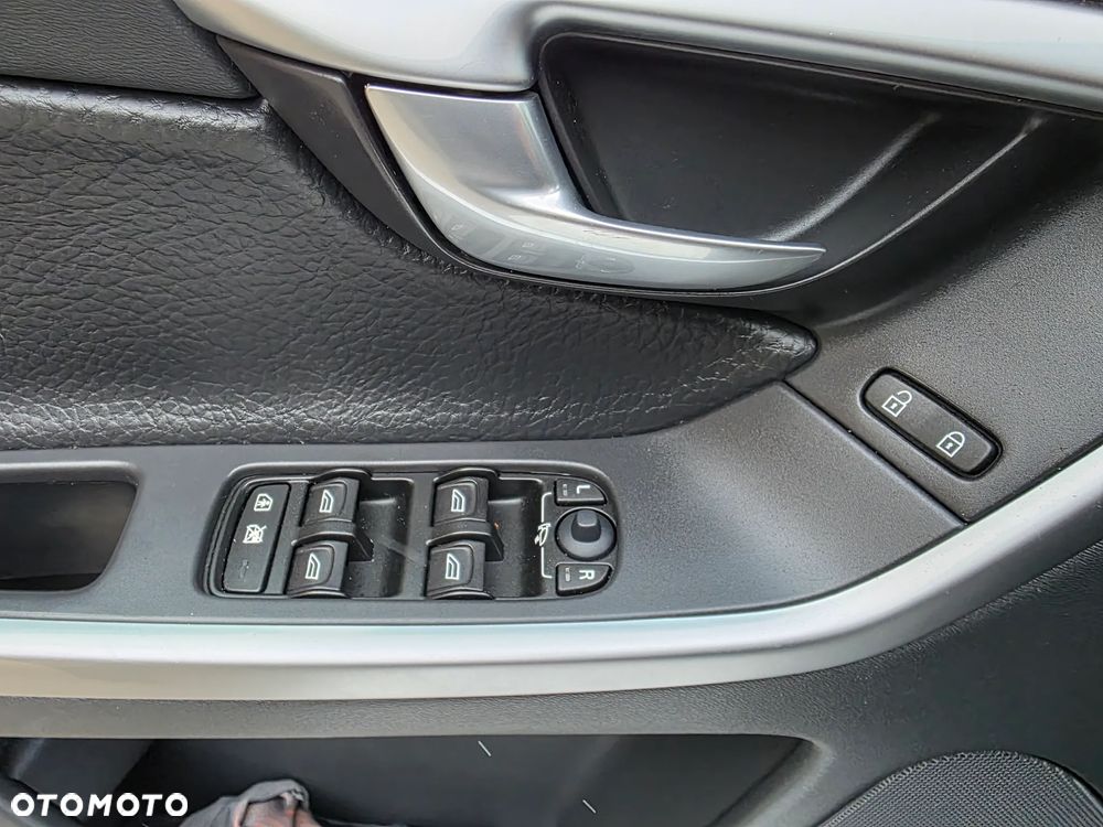 Volvo XC 60 D5 AWD Summum - 18