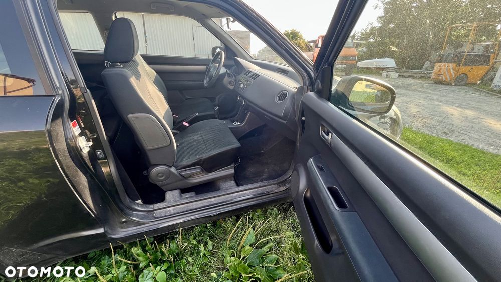 Suzuki Swift - 4