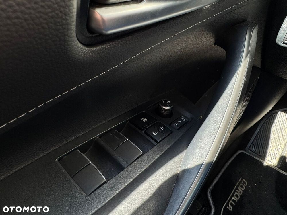 Toyota Corolla 1.8 Hybrid Style - 31