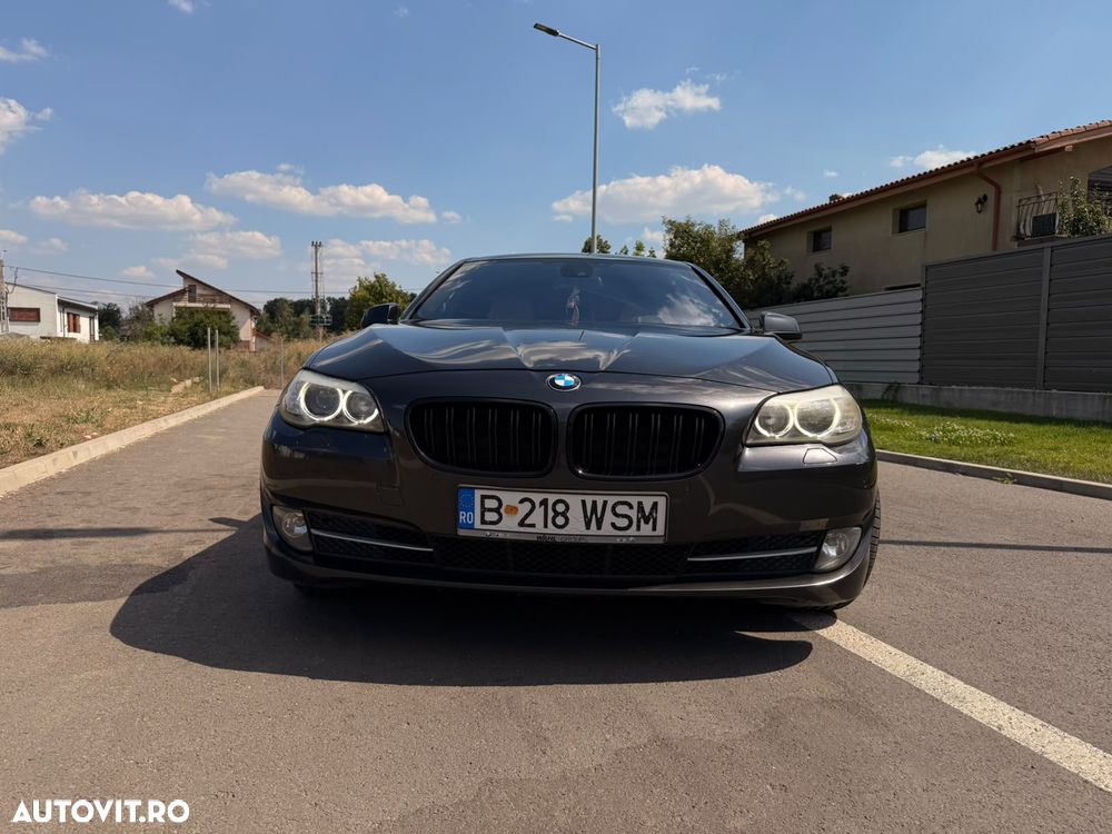 BMW Seria 5 525d xDrive AT - 9