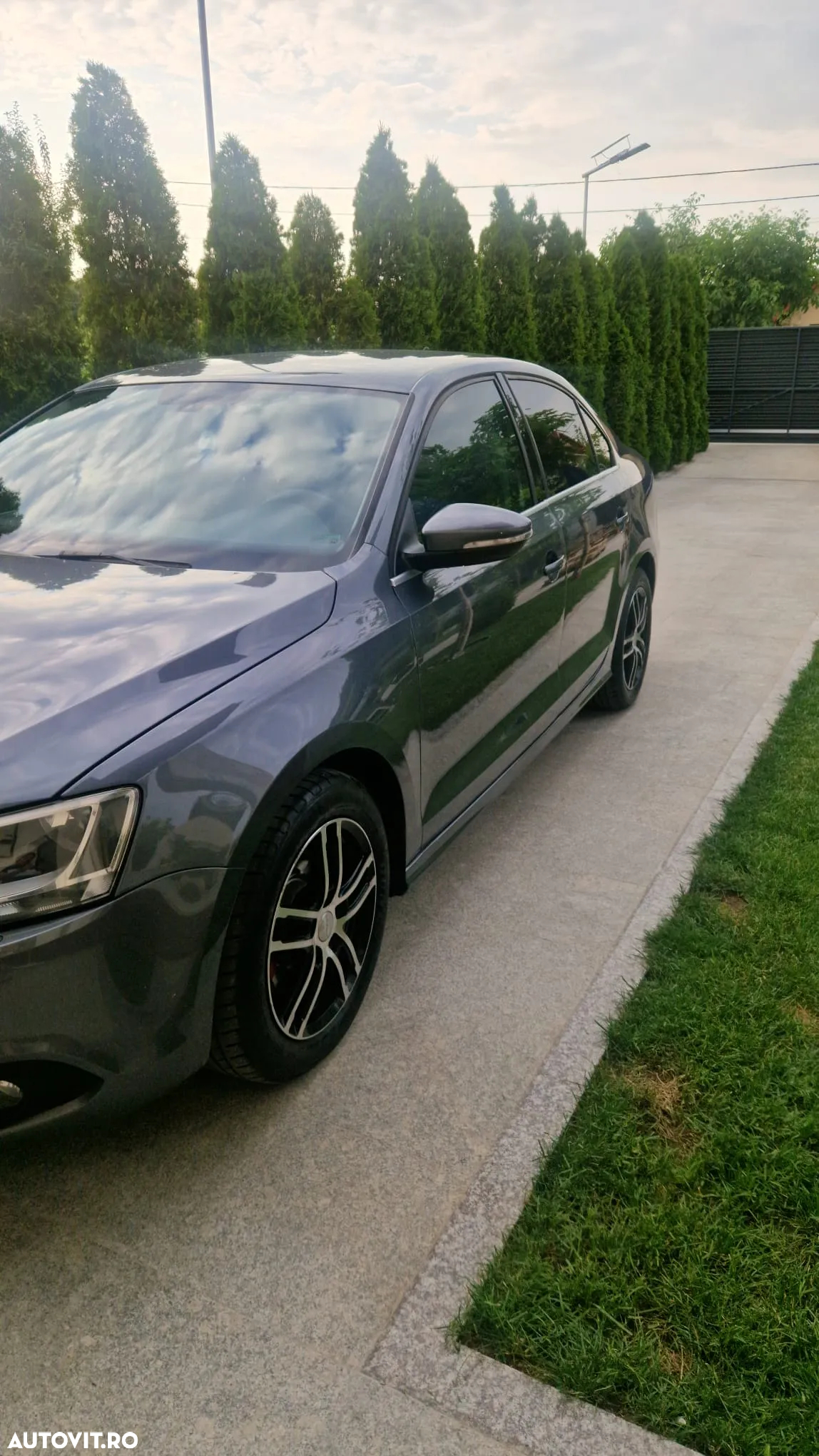 Volkswagen Jetta 1.6 TDI DPF Highline DSG - 4