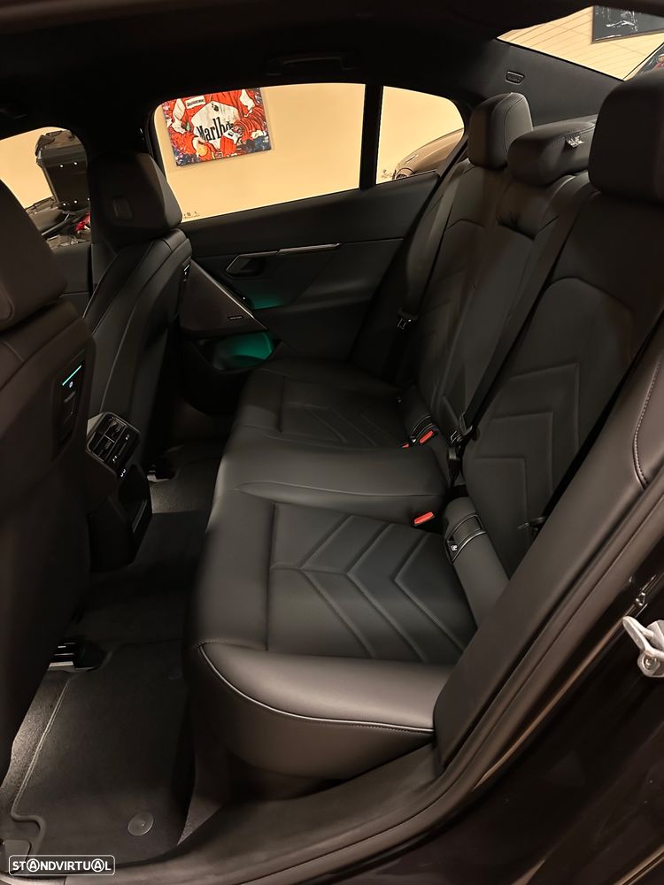 BMW 530 e Pack Desportivo M - 16