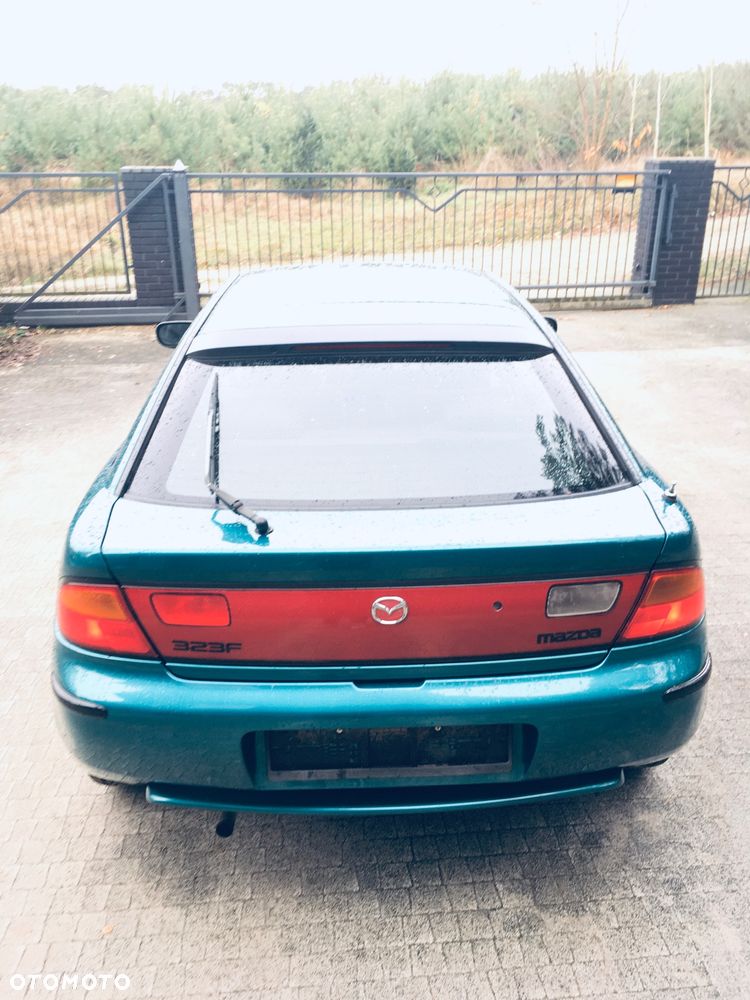 Mazda 323F - 9