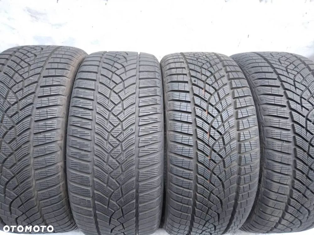 Goodyear UltraGrip PERFORMANCE+ 225/40 R18 92V 2022 2024 7.5-8mm - 1