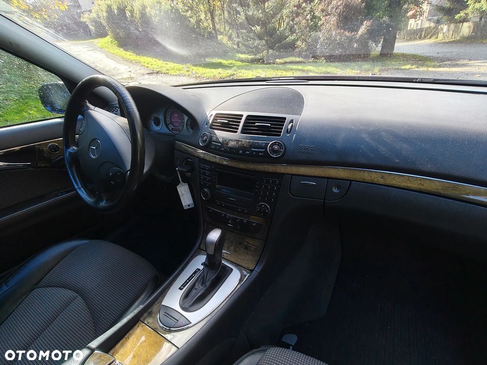Mercedes-Benz Klasa E 240 T 4Matic Avantgarde - 20