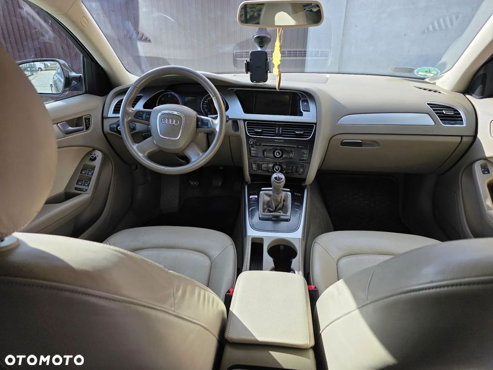 Audi A4 Avant 2.0 TDI - 32