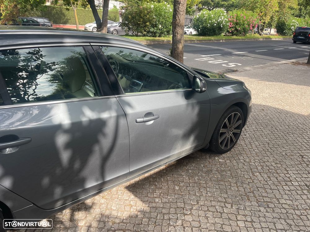 Volvo V60 2.0 D3 Summum Geartronic - 5