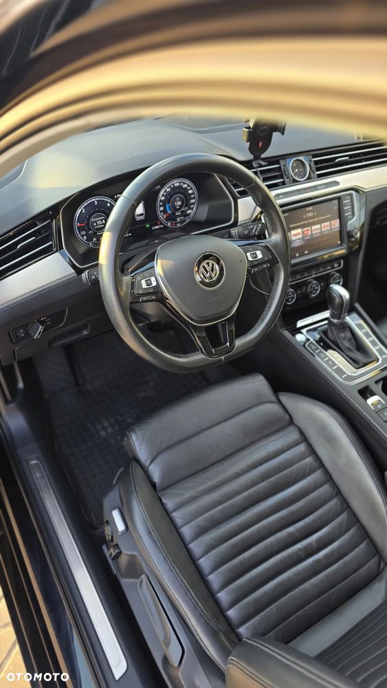 Volkswagen Passat - 17