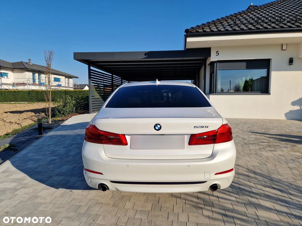 BMW Seria 5 530i Sport Line - 6