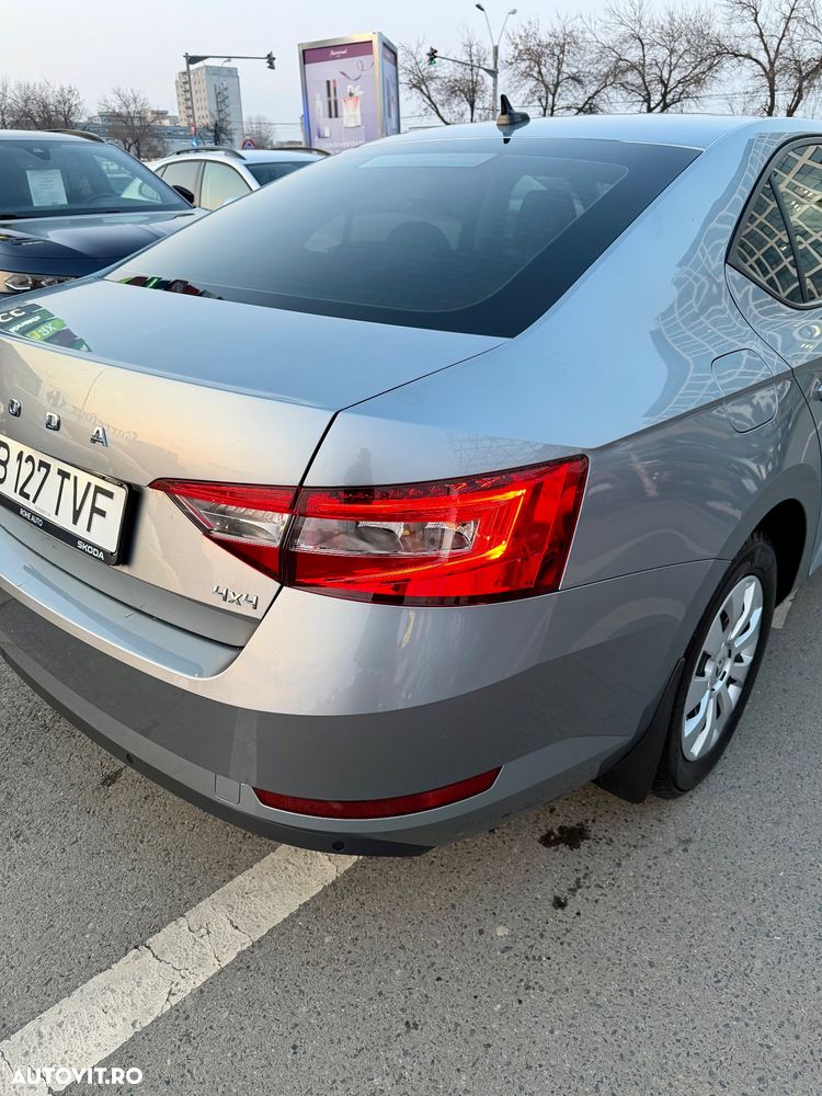 Skoda Superb 2.0 TDI 4x4 DSG Premium Edition - 4