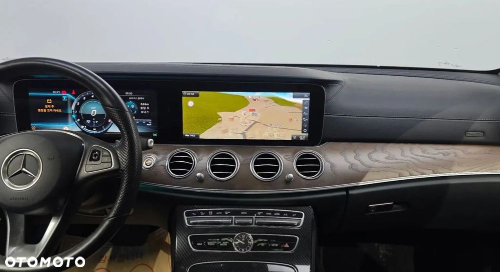 Mercedes-Benz Klasa E 300 9G-TRONIC Exclusive - 11