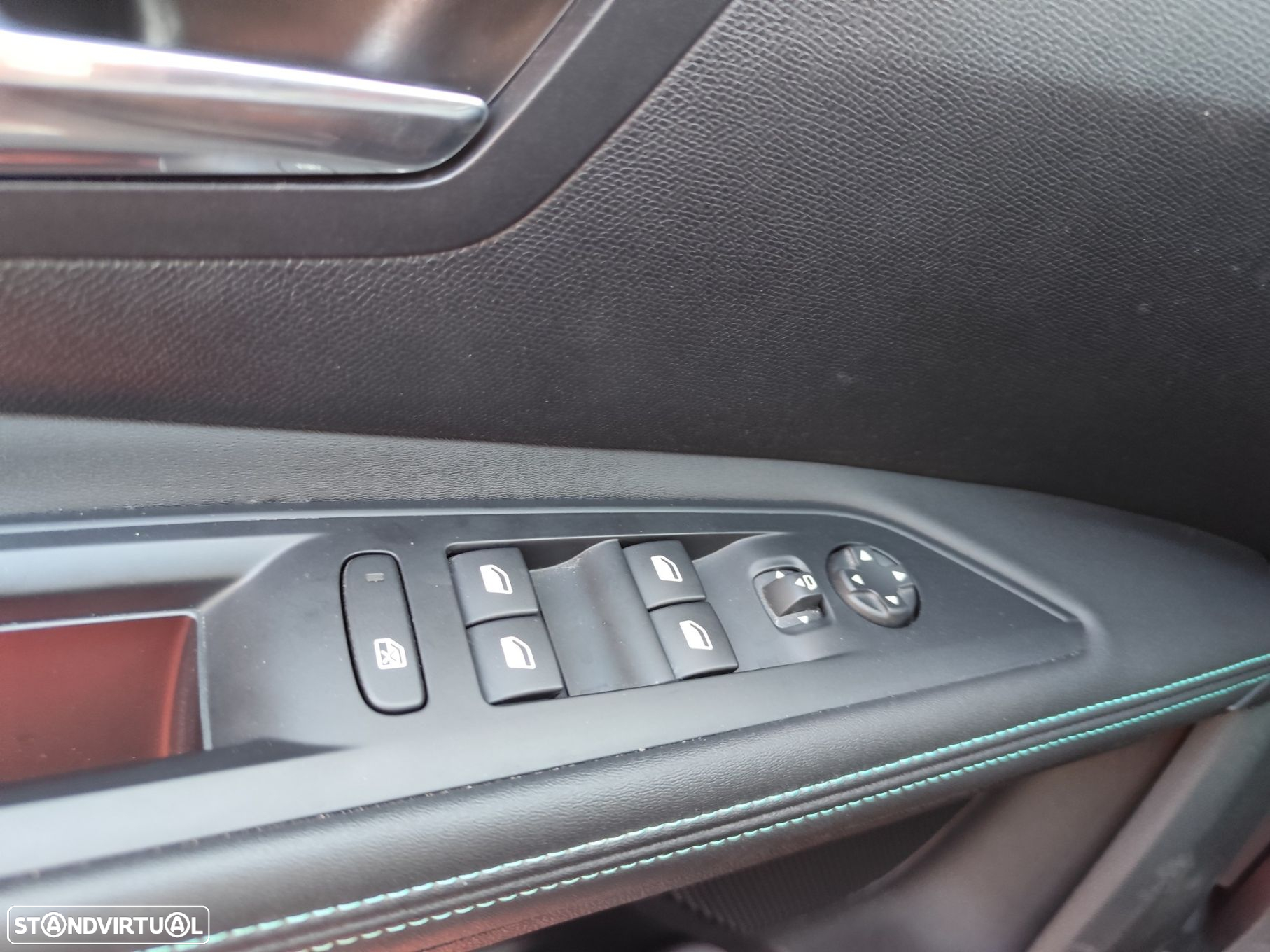 Peugeot 5008 1.2 PureTech Allure Pack EAT8 - 22