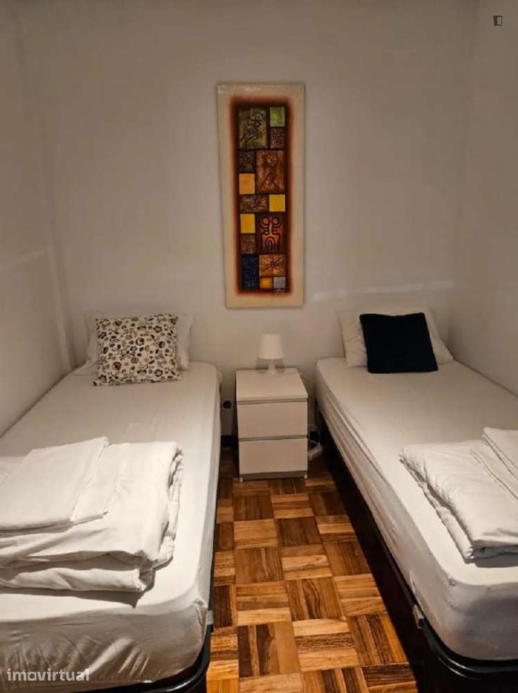 Apartamento com 3 quartos - localizado em Porto - Grande imagem: 2/23