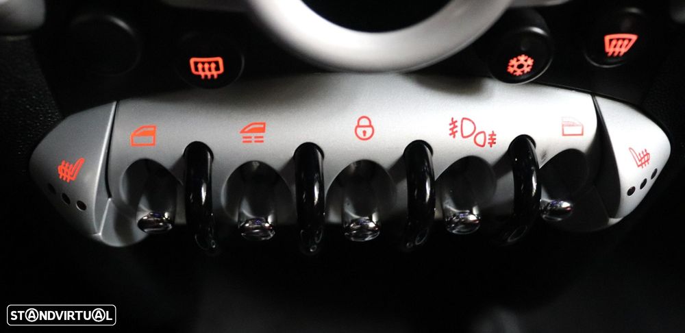 MINI Cabrio John Cooper Works - 30