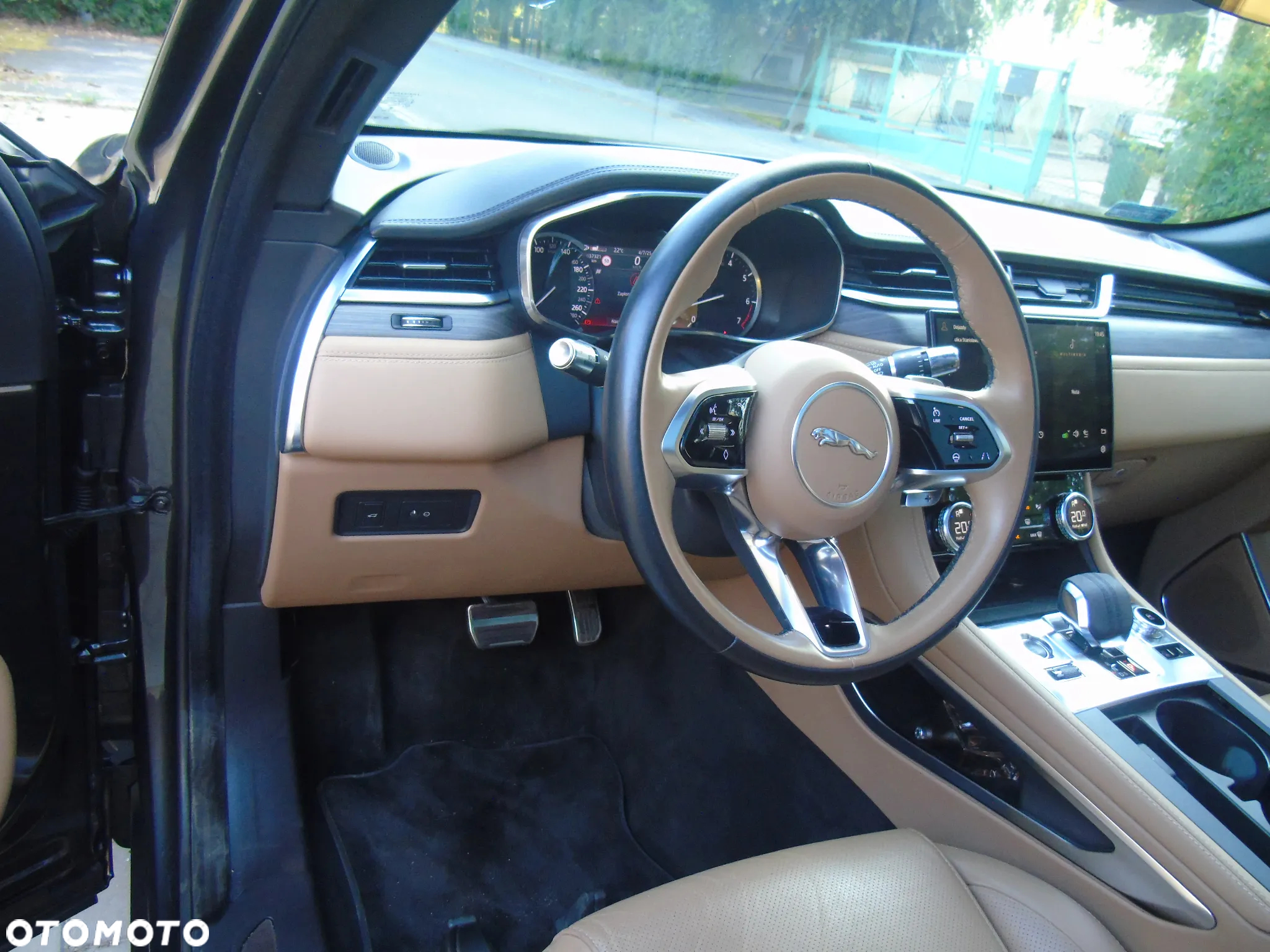 Jaguar F-Pace - 14