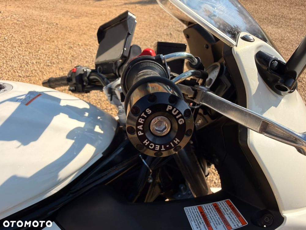 Suzuki GSX - 12