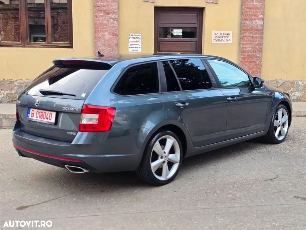 Skoda Octavia 2.0 TDI DSG RS - 2