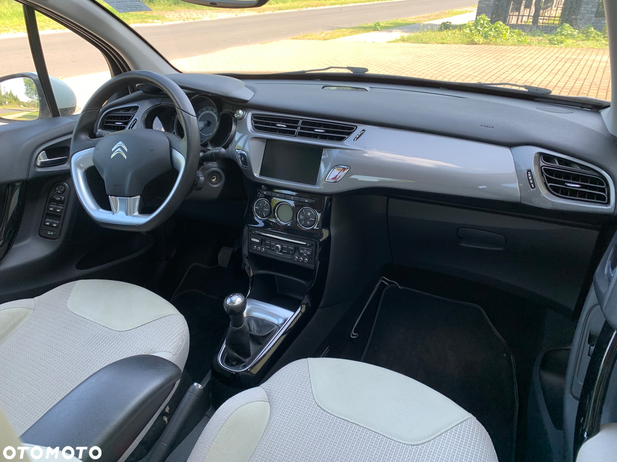 Citroën C3 1.2 PureTech Exclusive - 6