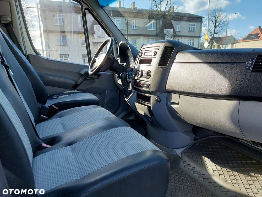 Mercedes-Benz Sprinter - 10