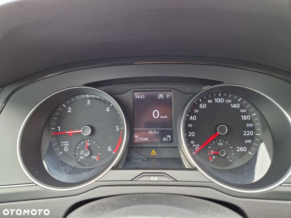Volkswagen Passat - 11
