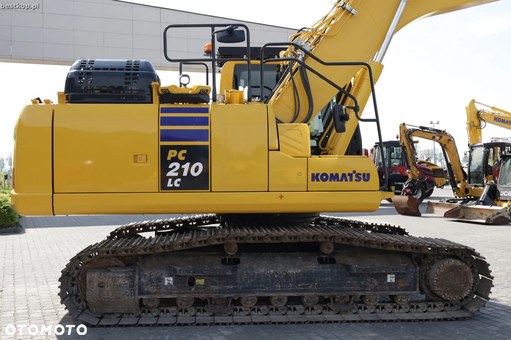 Komatsu PC210LC-11 - 11