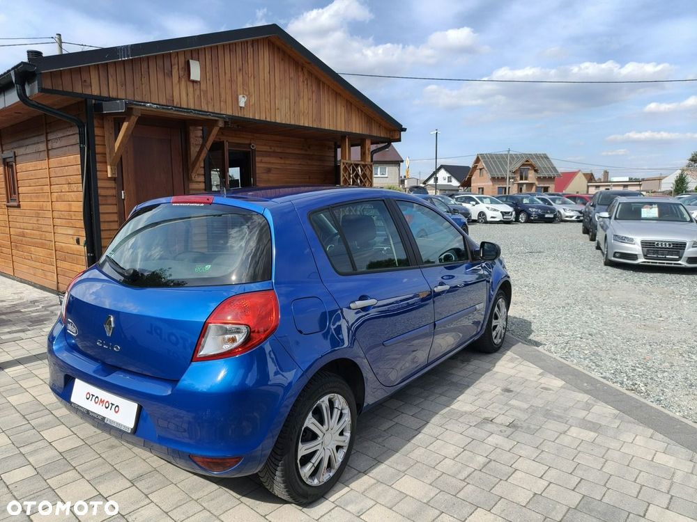 Renault Clio - 6