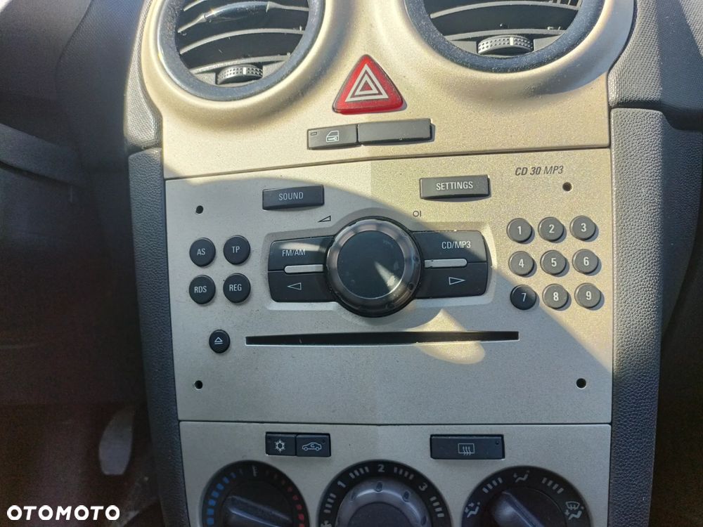 OPEL CORSA IV D 06-14 2010 r. 3D VAN radioodtwarzacz radioodbiornik radio  * - 3