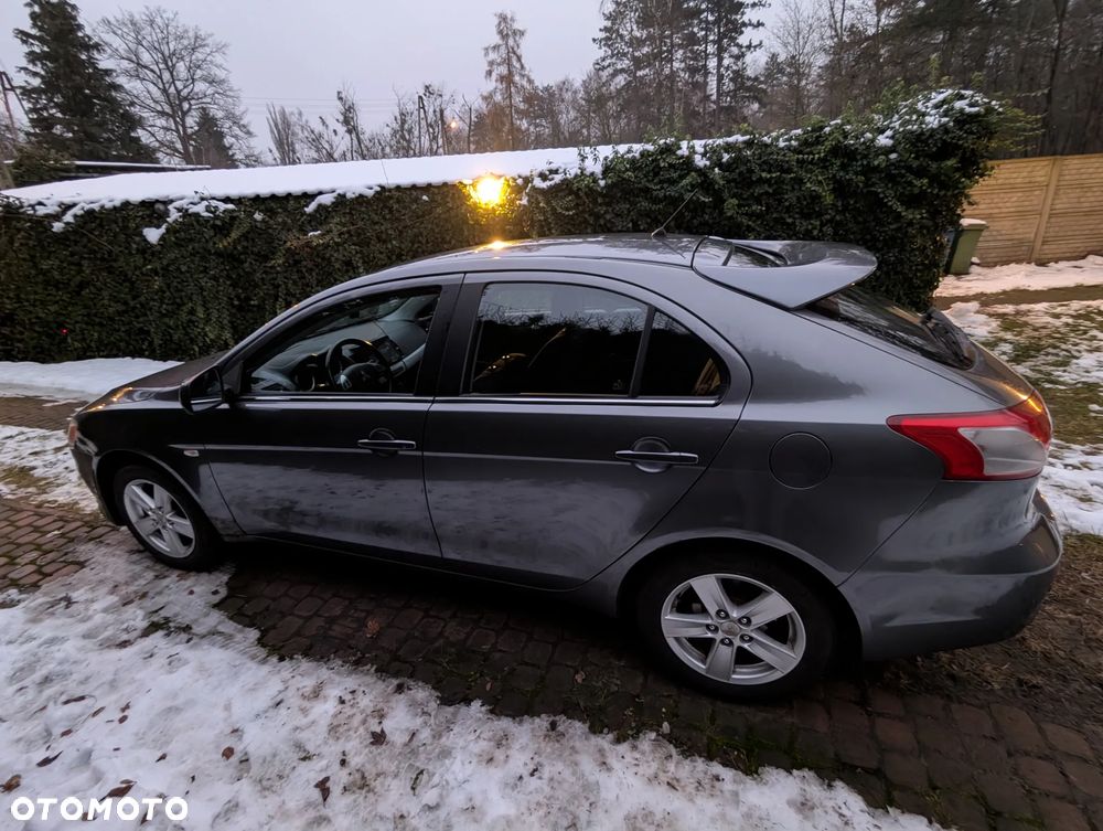 Mitsubishi Lancer 1.8 Invite - 4