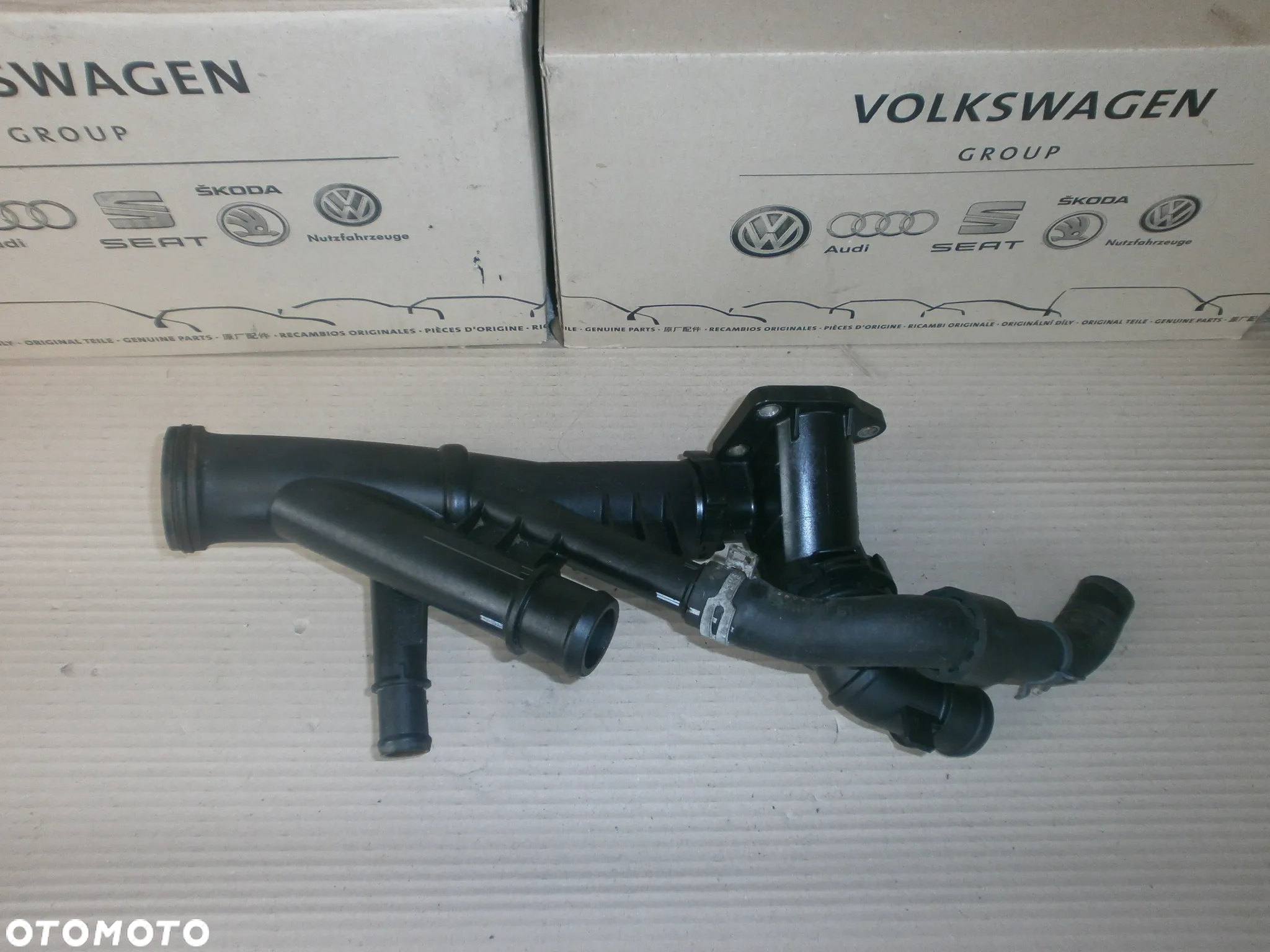 Obudowa termostatu 04L121026 VW T6 MAN TGE CRAFTER 2.0TDI - 2