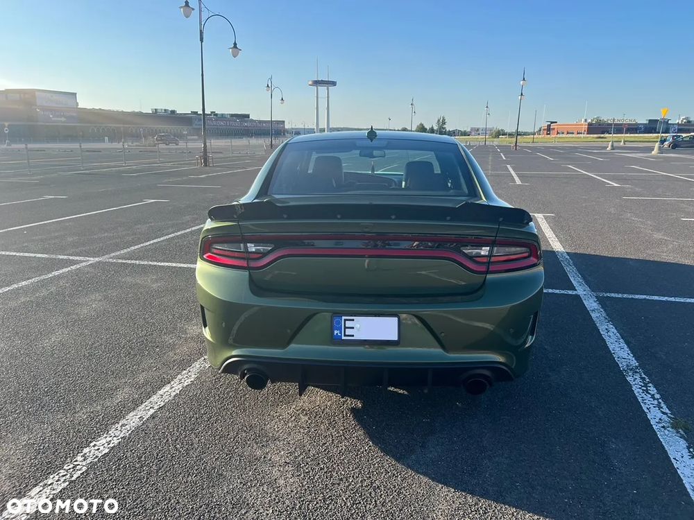 Dodge Charger 6.4 Scat Pack - 4