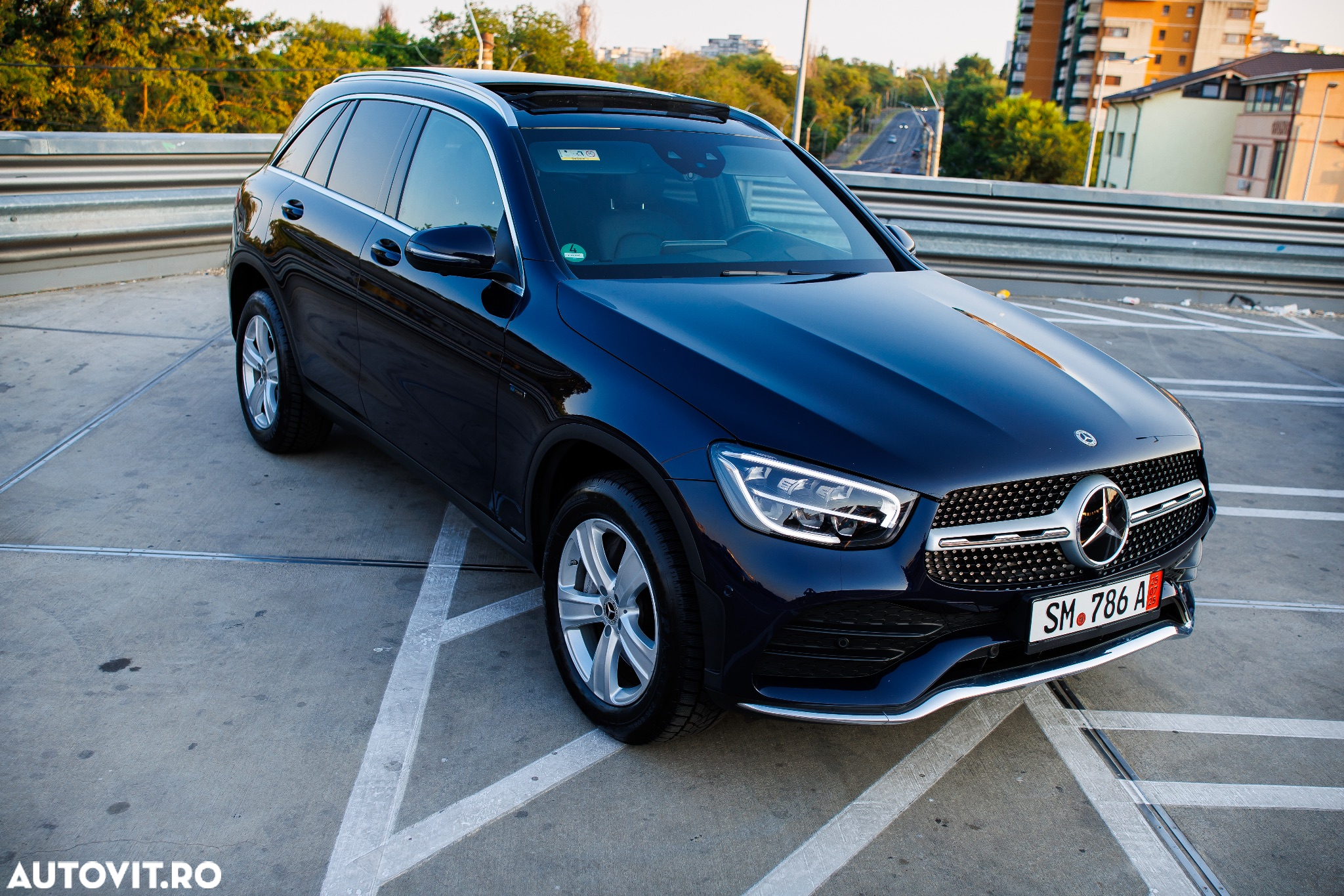 Mercedes-Benz GLC 300 de 4Matic 9G-TRONIC AMG Line - 2