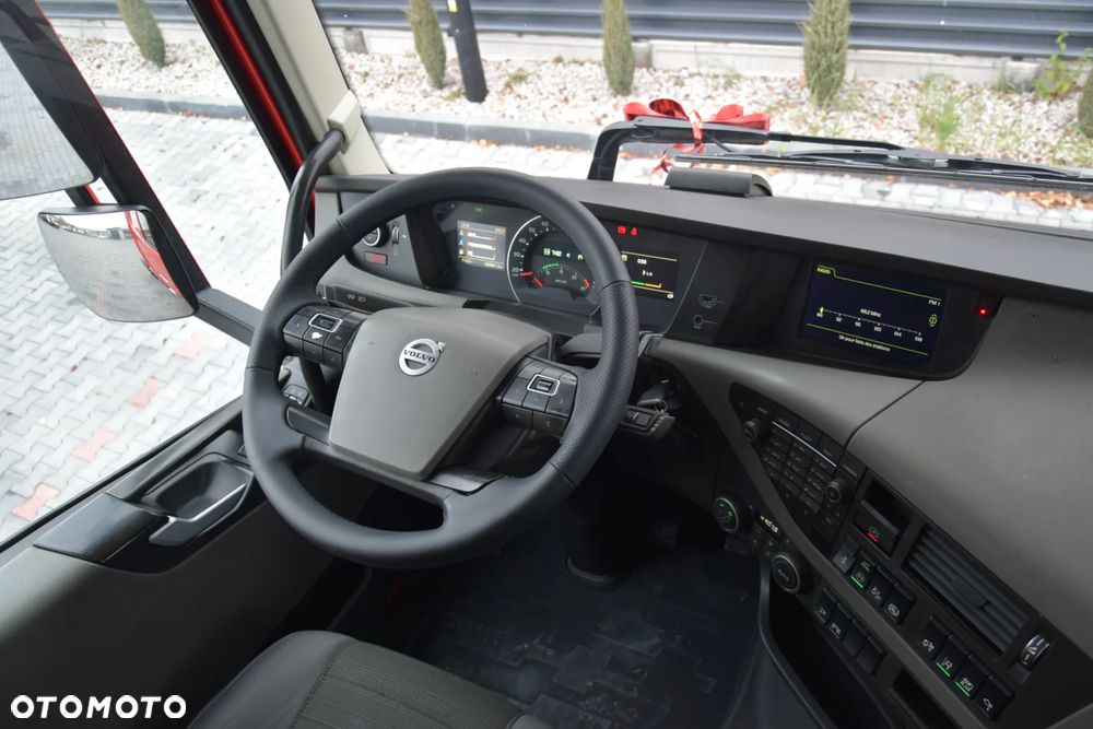 Volvo FH500 / NISKA KABINA / HYDRAULIKA / EURO 6 / ACC / LEDY / ALUFELGI / SERWISOWANY / SPROWADZONY - 25