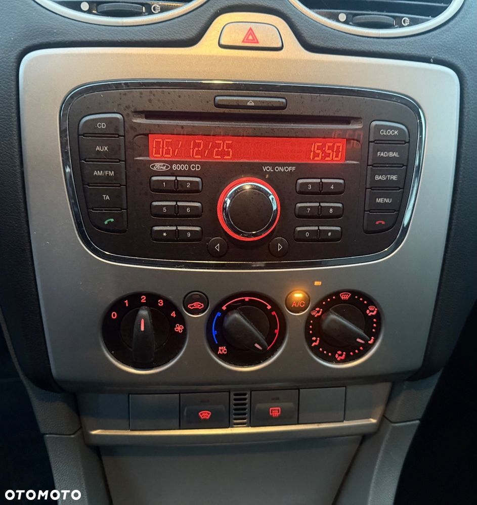 Ford Focus 1.6 16V Connection - 19