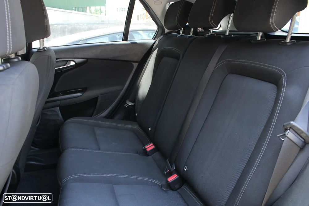 Fiat Tipo Station Wagon 1.6 M-Jet Lounge Tech J17 DCT - 24